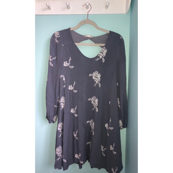 Altar’d State Floral Dress 🦋 - Picture 2 of 3